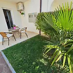 Fuer 3 Personen Mit Terrasse By Interhome Lägenhet Novi Vinodolski