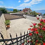 Fuer 3 Personen Mit Terrasse By Interhome *
