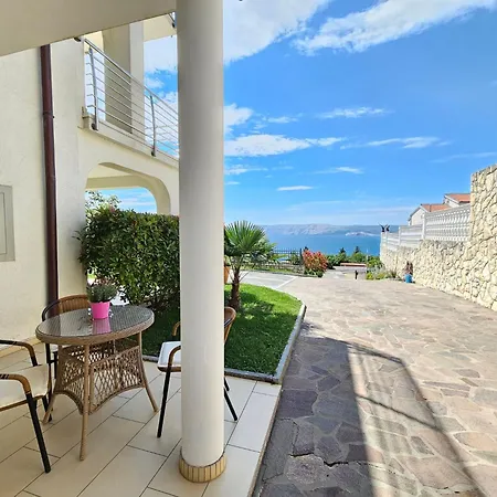 Fuer 3 Personen Mit Terrasse By Interhome Apartman Novi Vinodolski