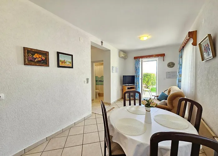 Fuer 3 Personen Mit Terrasse By Interhome Apartman *