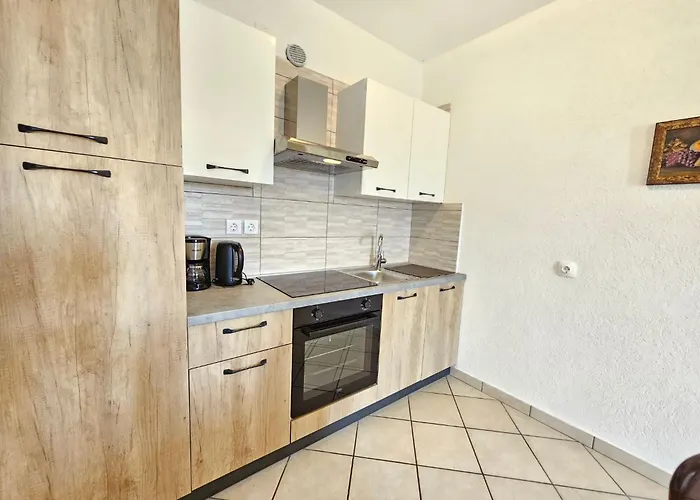 Apartman Fuer 3 Personen Mit Terrasse By Interhome