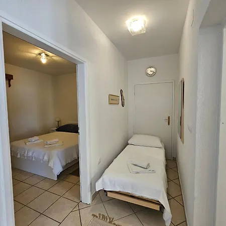 Fuer 3 Personen Mit Terrasse By Interhome Novi Vinodolski
