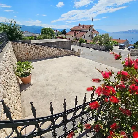 Fuer 3 Personen Mit Terrasse By Interhome *