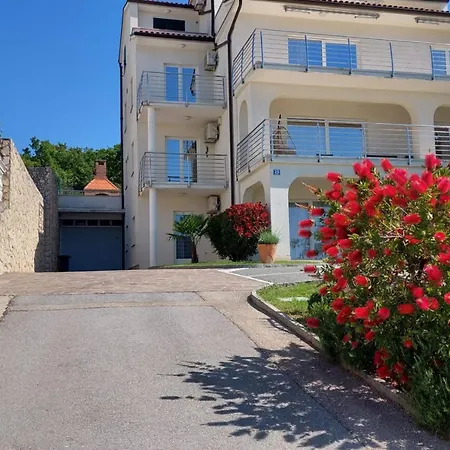 Fuer 3 Personen Mit Terrasse By Interhome Apartament *