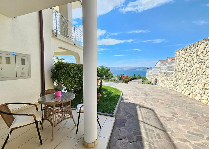 Fuer 3 Personen Mit Terrasse By Interhome Appartamento Novi Vinodolski